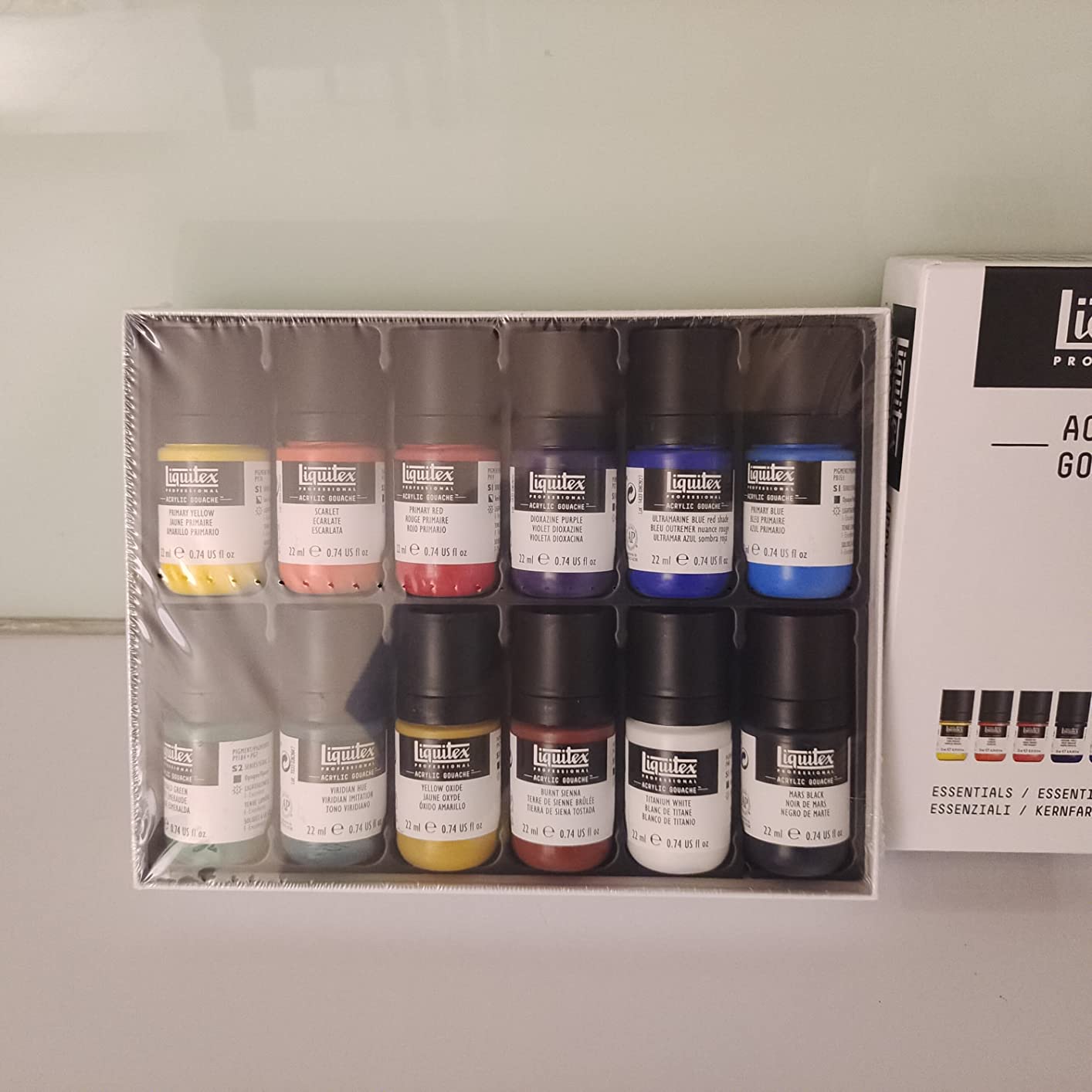 Liquitex Acrylic Gouache Paint Set, 12 x 22ml (0.74-oz), Essentials customer photo 1