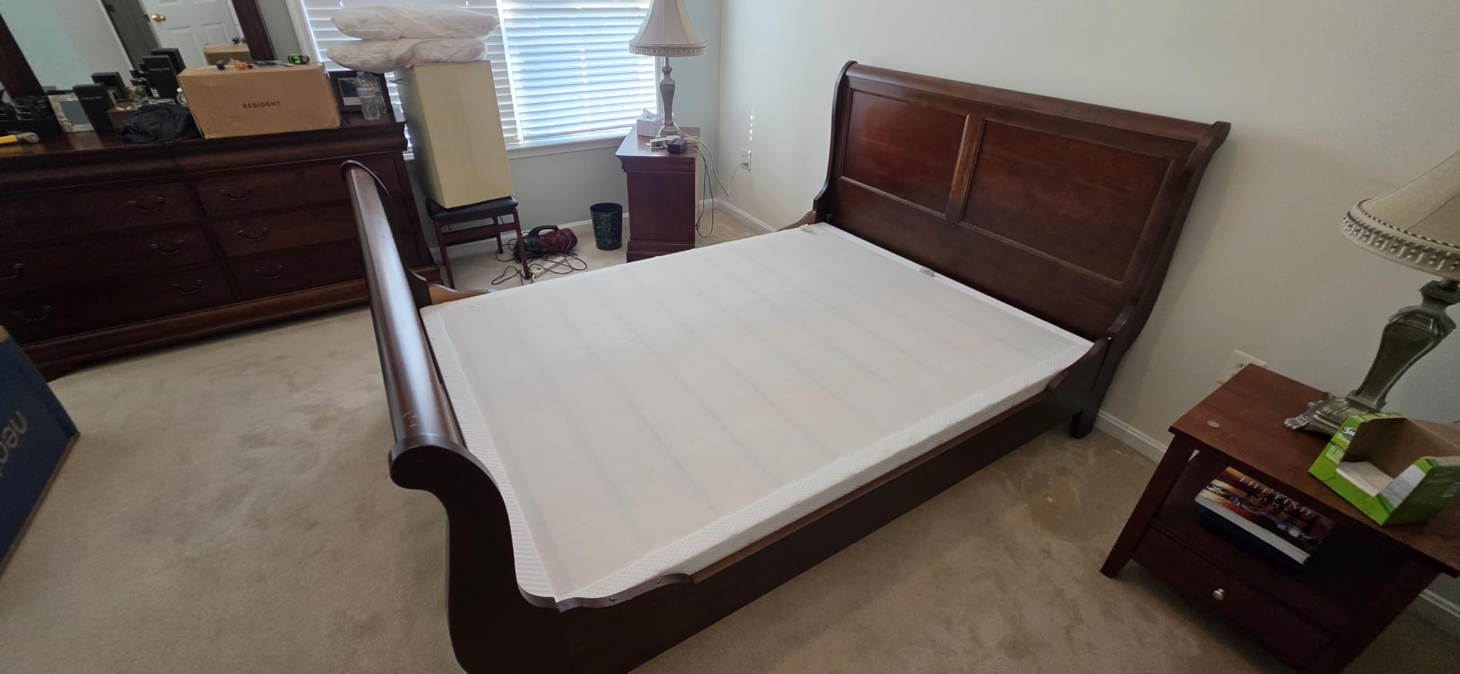 Amazon Basics Smart Box Spring Bed Base, 9-Inch Height Mattress Foundation, Tool-Free Easy Assembly, Strong Support, Queen, 79