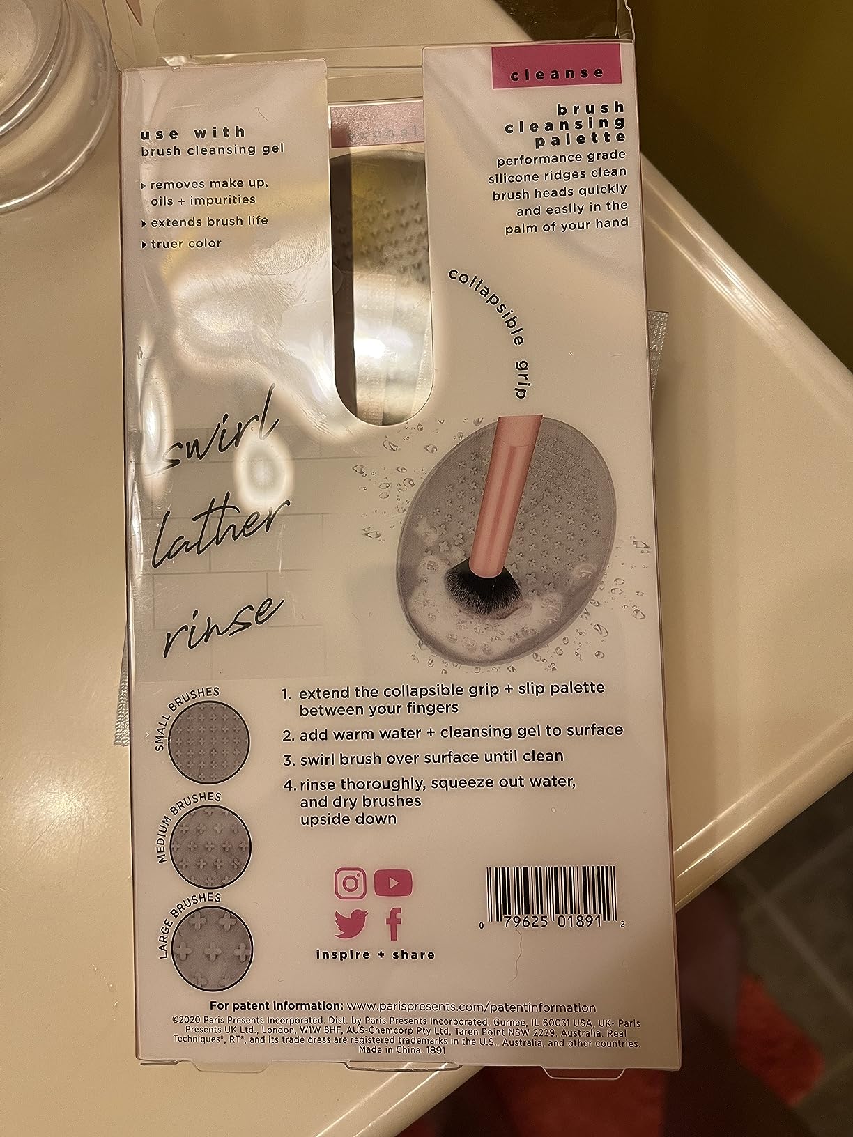 Real Techniques Miracle Brush Cleansing Palette, Makeup Brush Cleaner customer photo 1