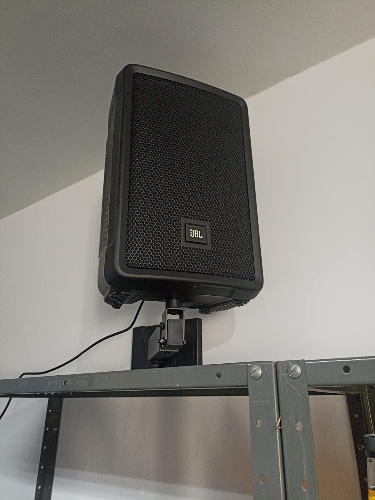 JBL Professional IRX108BT Powered PA Speaker, Portable Loudspeaker with Bluetooth, 8 Inch Woofer, 1300 Watt, Mobile DJ, Musicians, Small Venues, Ceremonies and Sports Events, Black customer photo 1