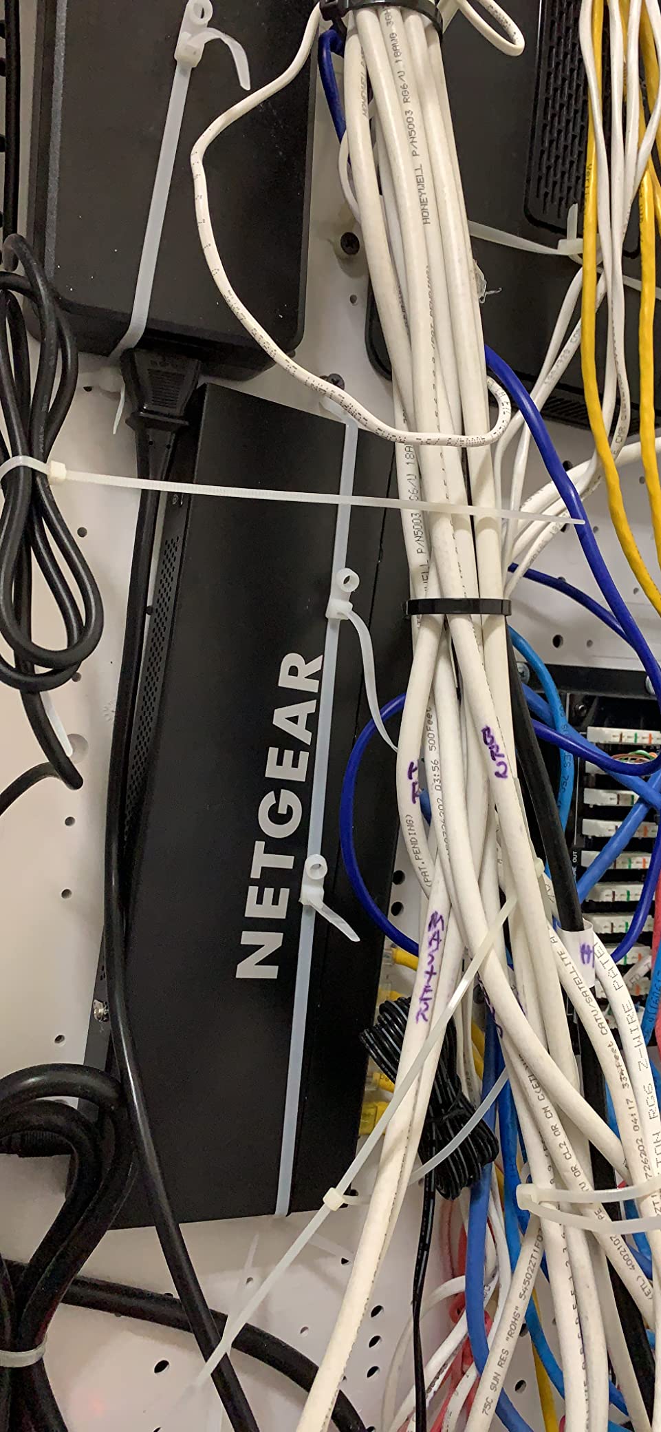 PoE Switch, 16 Port Managed POE+ Ethernet Switch(16 POE+ Ports+2 Gigabit Uplink,1 x 1.25G SFP), 240W Built-in Power, Support VLAN, QoS, Fanless Metal, Plug & Play(Wall Mount/Rack Mount) customer photo 1