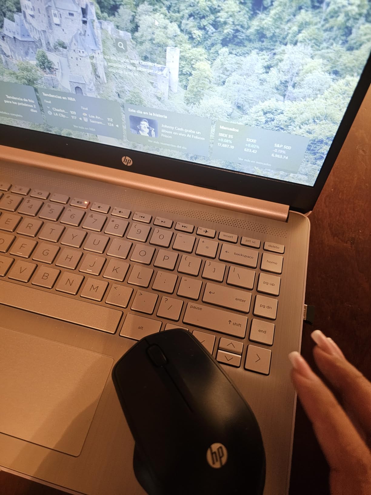 HP 280 Silent Wireless Mouse - Ergonomic, Right-Handed Design - 2.4GHz USB Wireless Connection - Multi-Surface Technology, 1600 DPI Optical Sensor - Win, Chrome, Mac OS - Up to 18-Month Battery Life customer photo 2