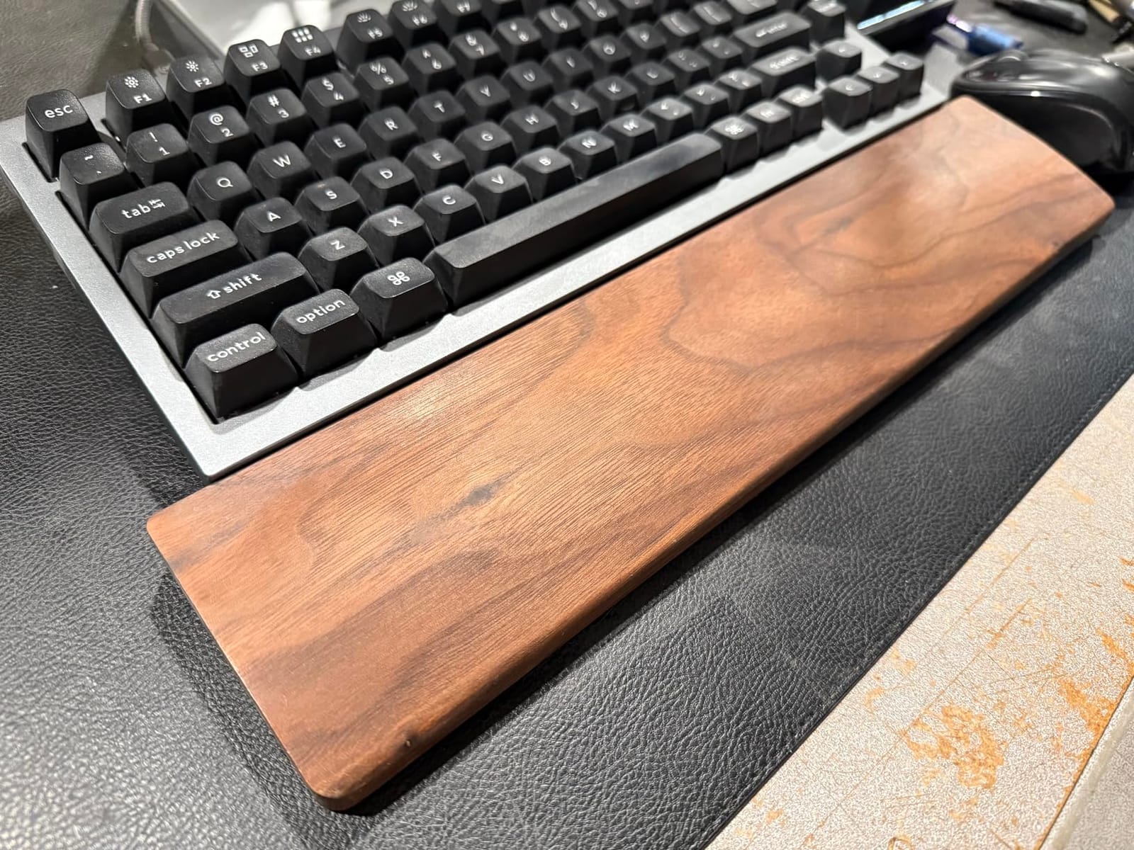 Faluber Wooden Wrist Rest, 17.3-inch Length and 20mm Thickness for Full-Sized Keyboard, Palm Rest, Ergonomic Design for Mechanical Gaming Keyboard, Wipe Clean (Fullsize-440mm, Walnut Wood) customer photo 1