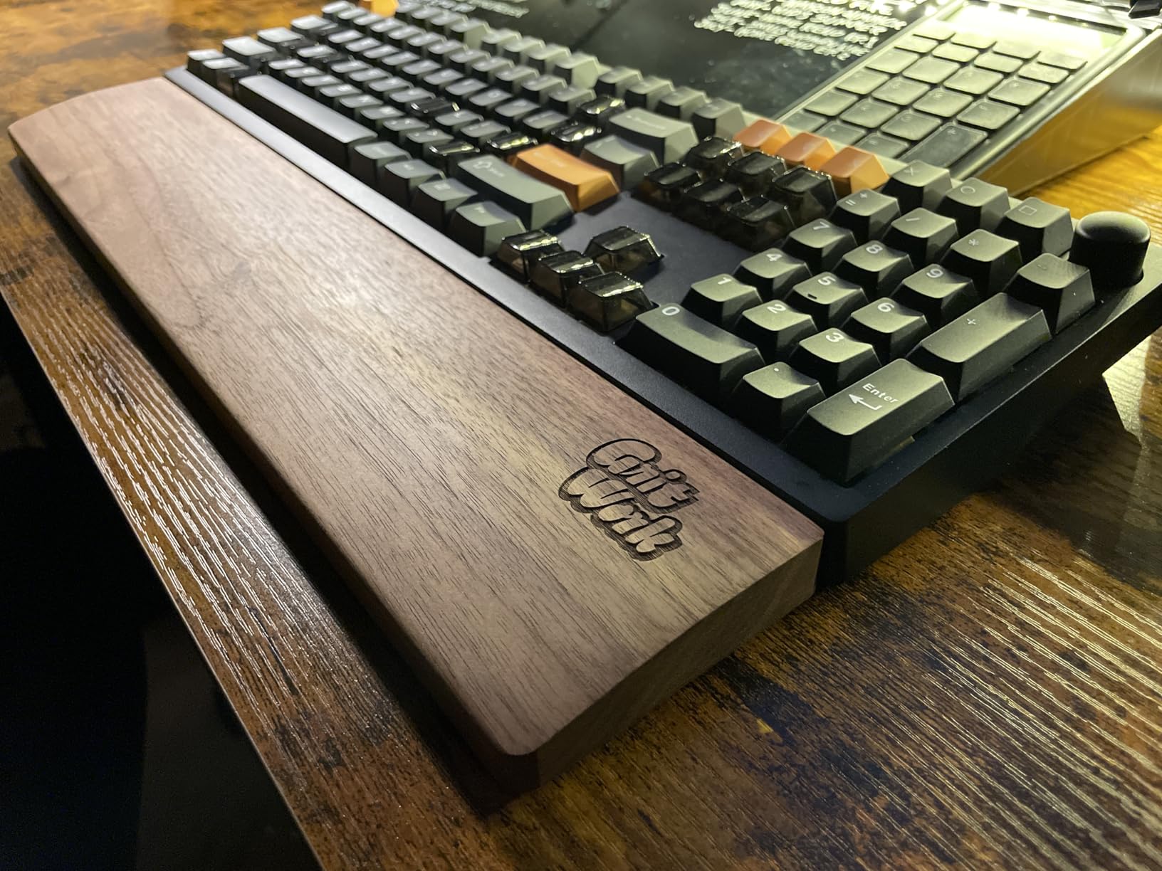 Faluber Wooden Wrist Rest, 17.3-inch Length and 20mm Thickness for Full-Sized Keyboard, Palm Rest, Ergonomic Design for Mechanical Gaming Keyboard, Wipe Clean (Fullsize-440mm, Walnut Wood) customer photo 2