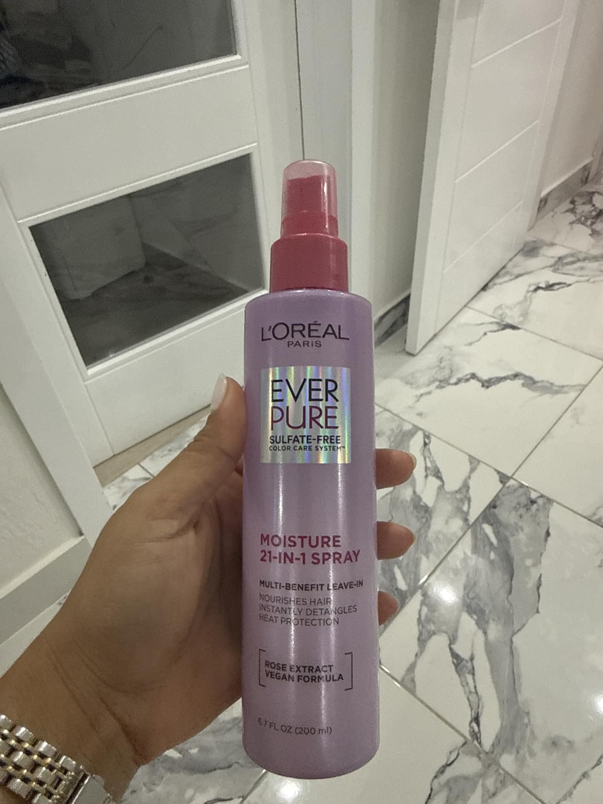 L'Oreal Paris EverPure Moisture 21-in-1 Leave In Conditioner, Multi-Benefit Heat Protectant Spray for Hair Up to 450°F, Detangling Frizz Control for Color Treated, Dry, or Damaged Hair, 6.7 Fl Oz customer photo 1