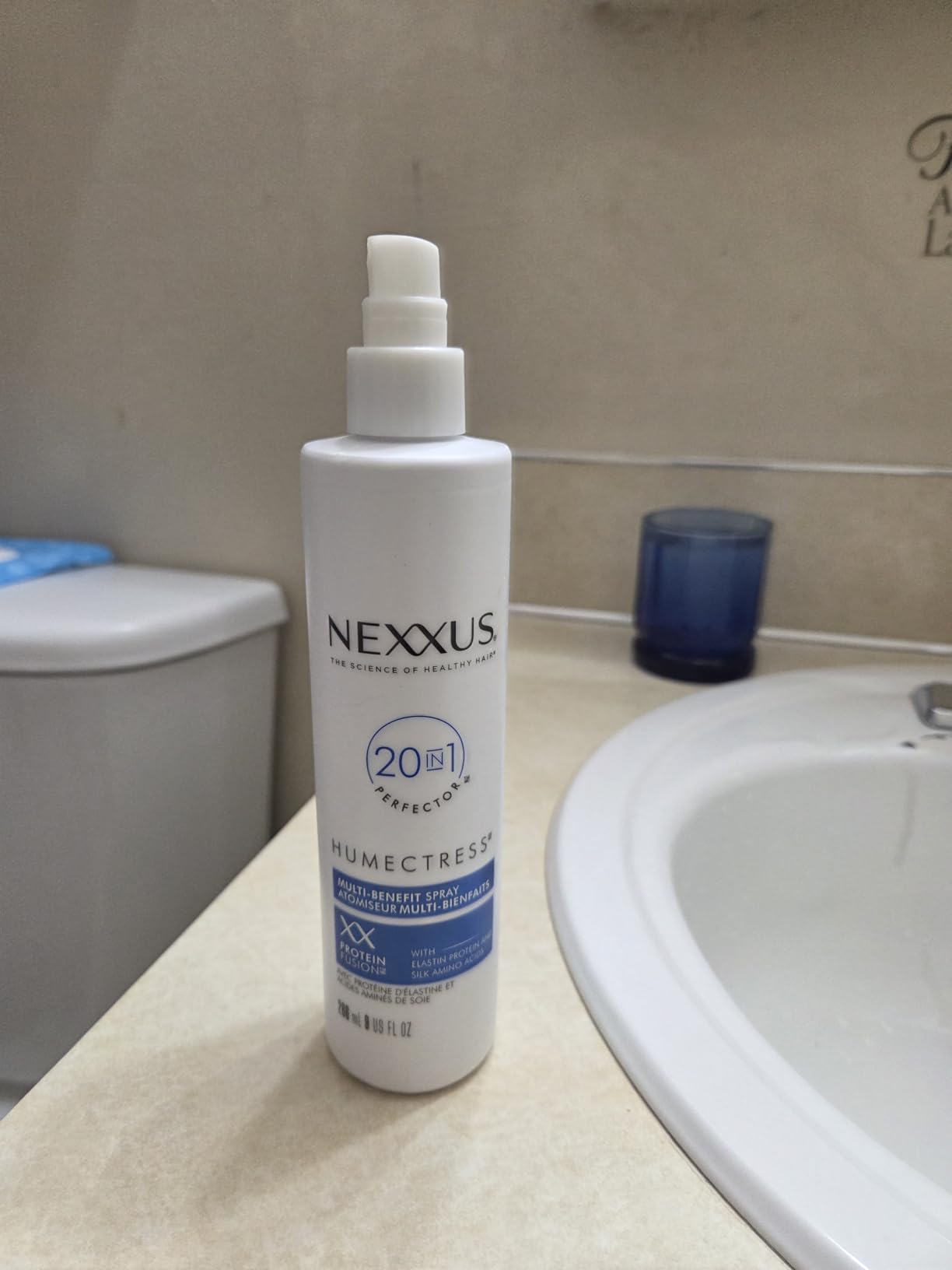 Nexxus Humectress Moisture 20-in-1 Leave In Conditioner Spray, 9 oz customer photo 1