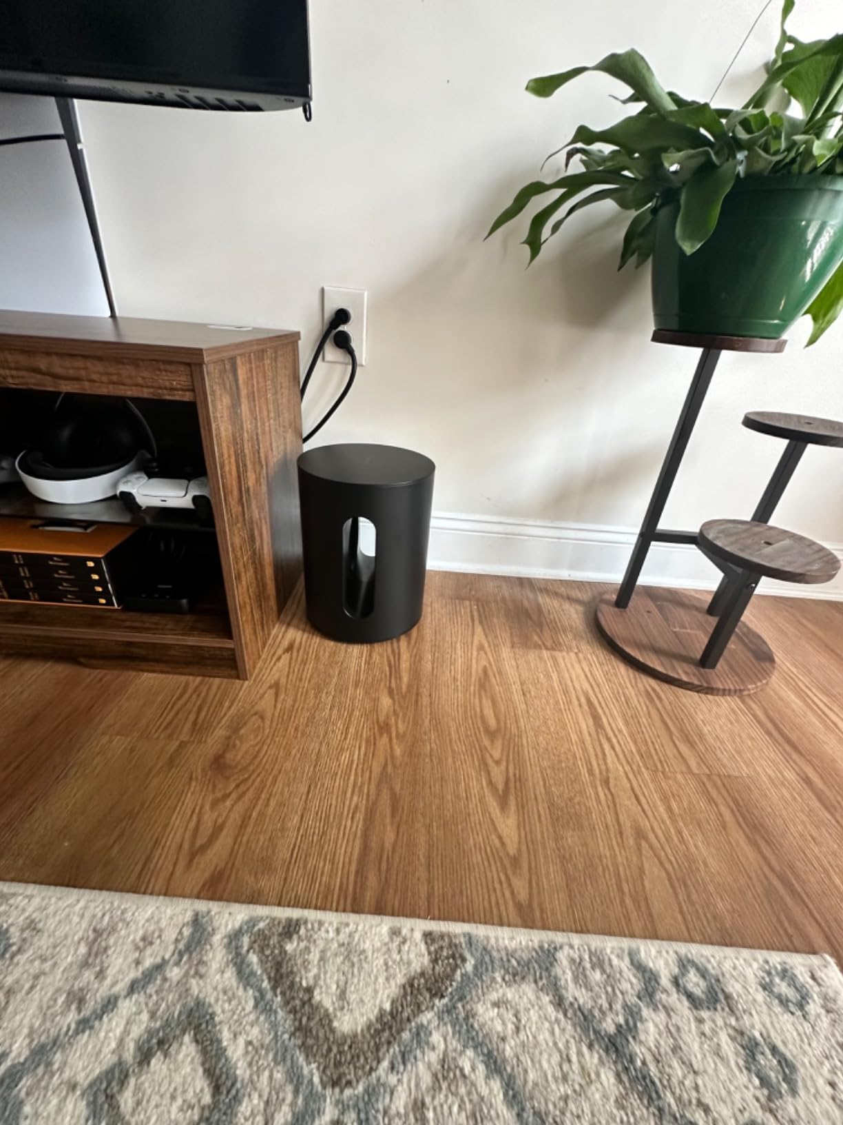 Sonos Sub Mini - Black - Compact Wireless Subwoofer customer photo 2
