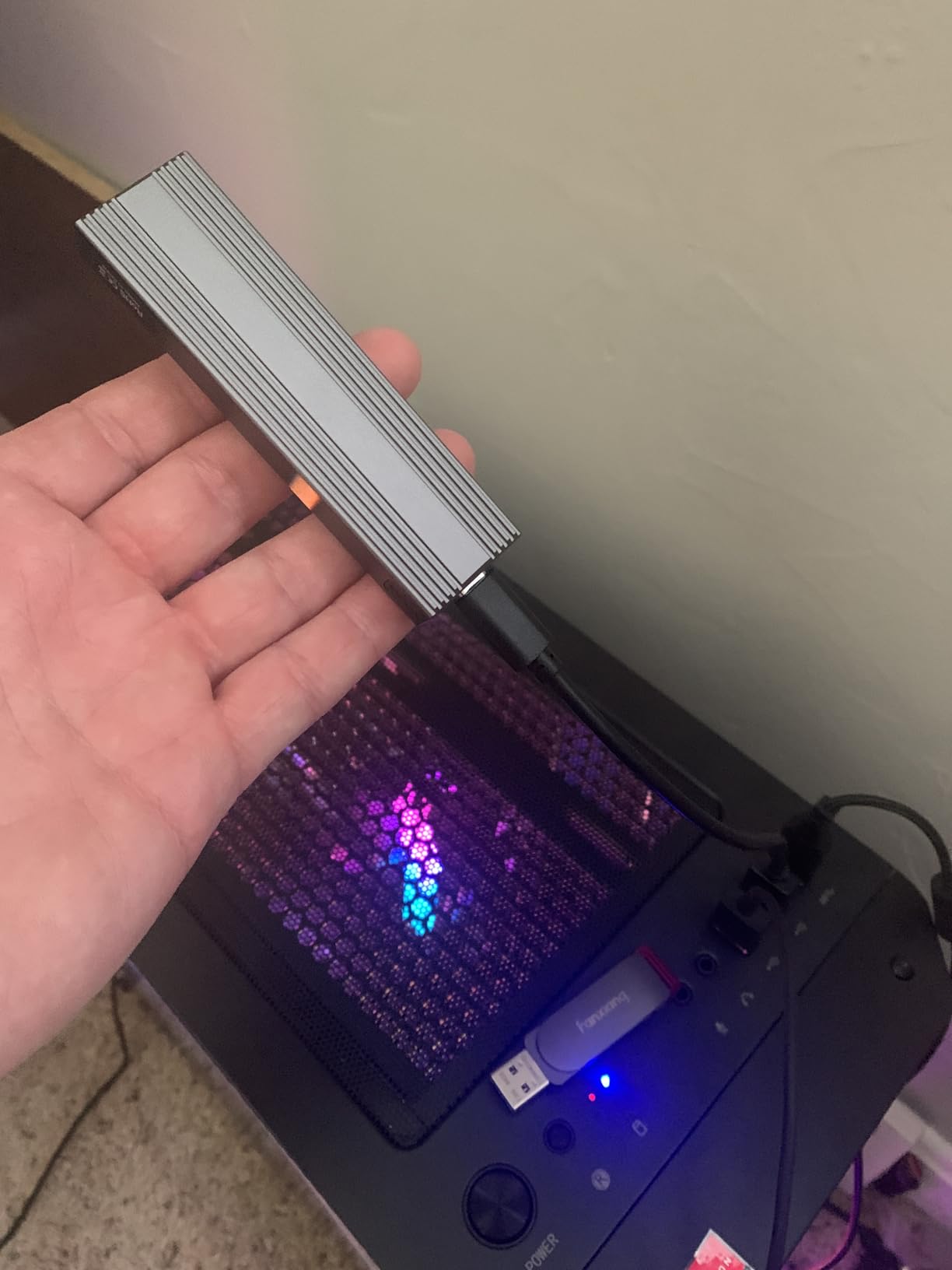V VCOM M.2 NVMe SSD Enclosure,USB C External Adapter, USB 3.2 Gen2 (10Gbps) with UASP, Trim Support - M-Key(B+M Key) for 2230/2242/2260/2280 SSDs customer photo 1