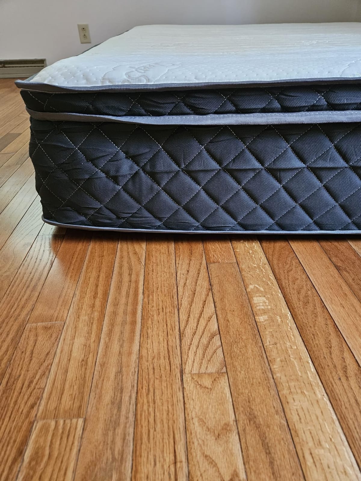 Swbvs Queen Mattress 12 Inch, Hybrid Mattress Queen Size, Bed Matress in a Box, Pressure Relief & Fiberglass Free customer photo 1