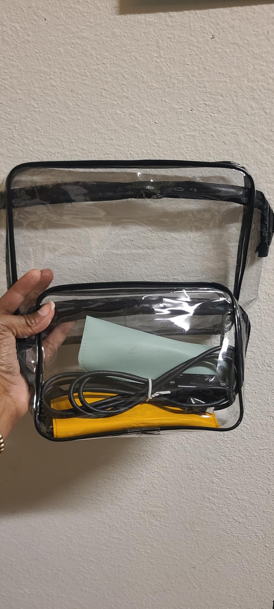AURUZA Clear Makeup Bag,Portable Travel Toiletry Bags with Zipper, TSA Approved Clear Organizer Bags, PVC Cosmetic Pouch for Airport Airline Compliant customer photo 1