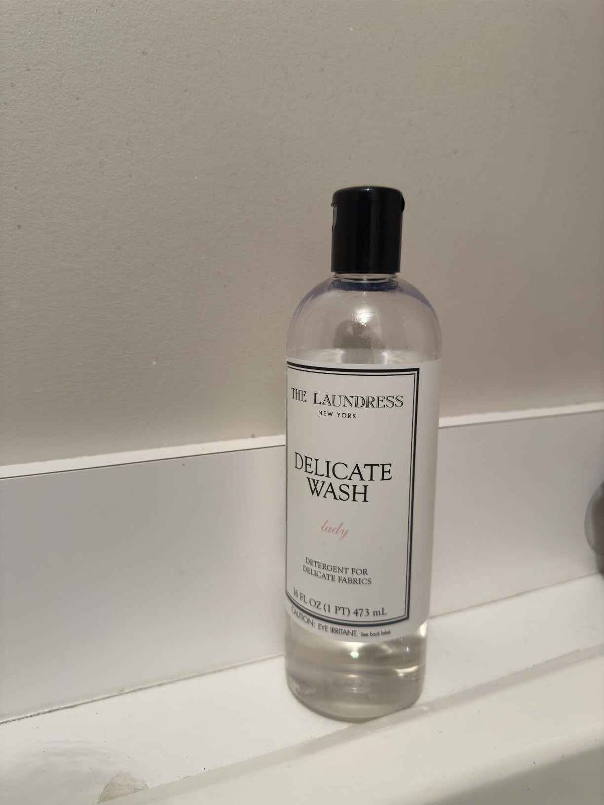 The Laundress Wool & Cashmere Shampoo, Cedar Scent, 31 Loads, Pack of 1 customer photo 1