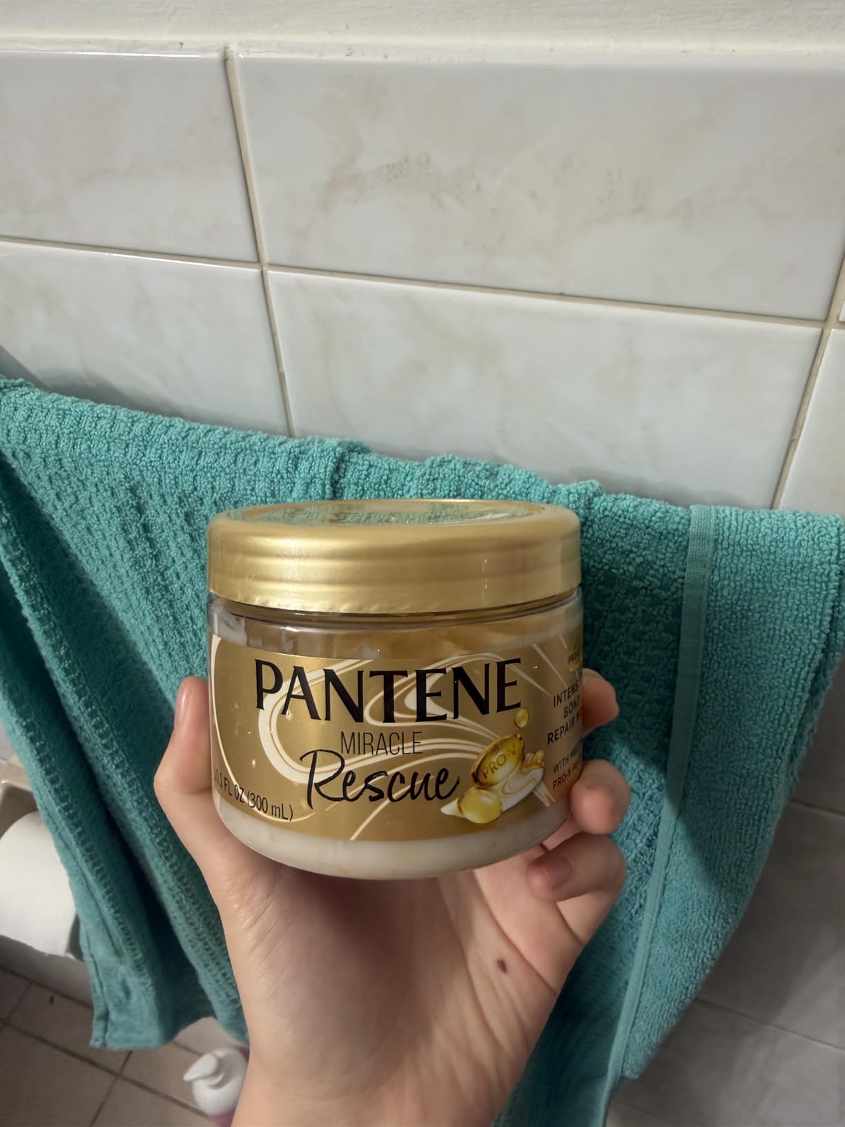 Pantene Miracle Rescue Hair Mask, Intensive Bond Repair with Melting Pro-V Pearls, Melts Away Damage, Builds Bonds, Strengthens Against Damage, Deep Conditioning for Dry Damaged Hair, 10.1 fl oz customer photo 1