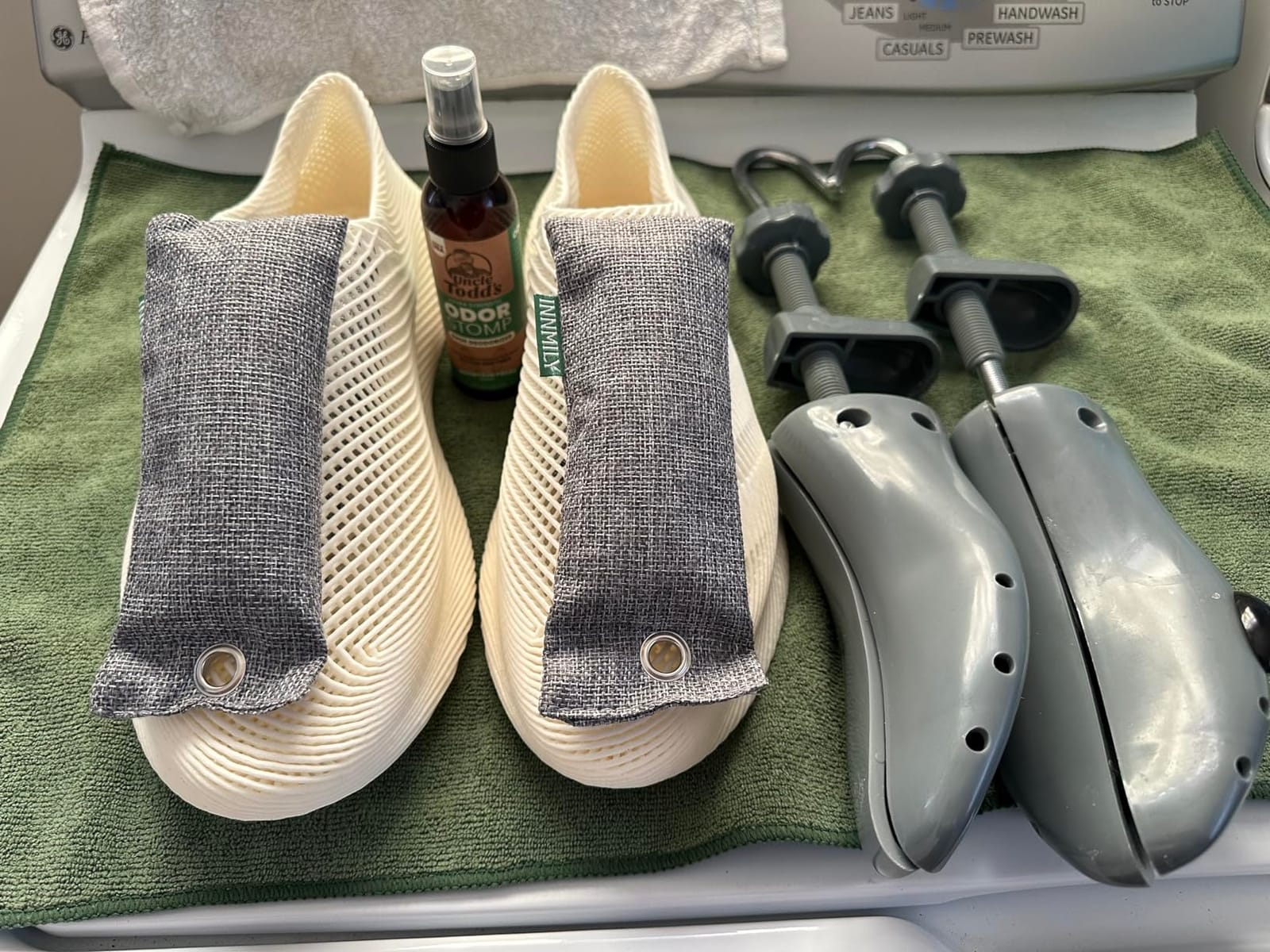 Uncle Todd's Shoe Deodorizer Spray - Proven & Powerful Enzyme Formula Spray for Shoe Odor Elimination in All Footwear (Mountain Fresh) customer photo 1
