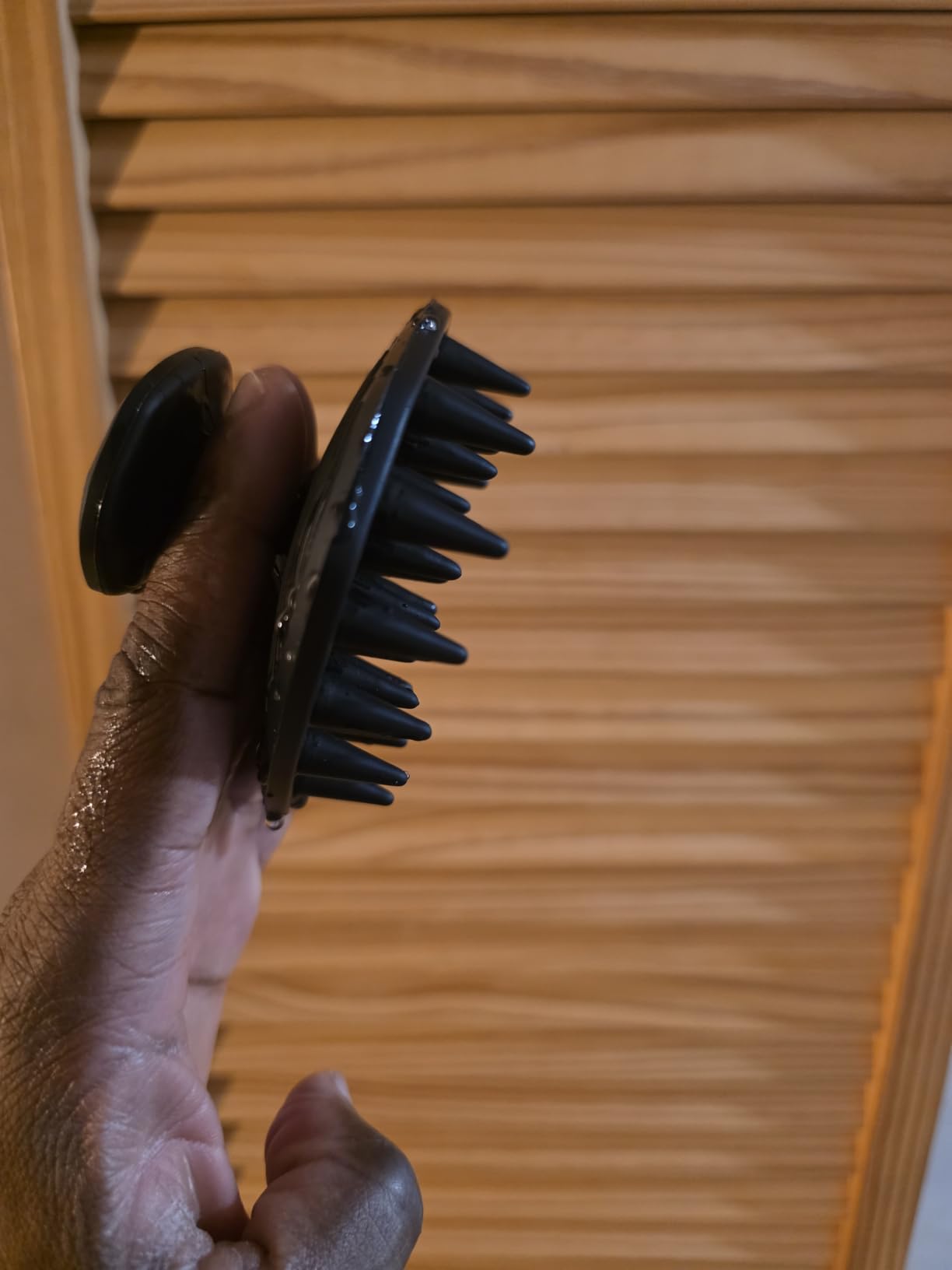 MANSCAPED® The Scalp Buffer Men’s Silicone Head Scrubber customer photo 1