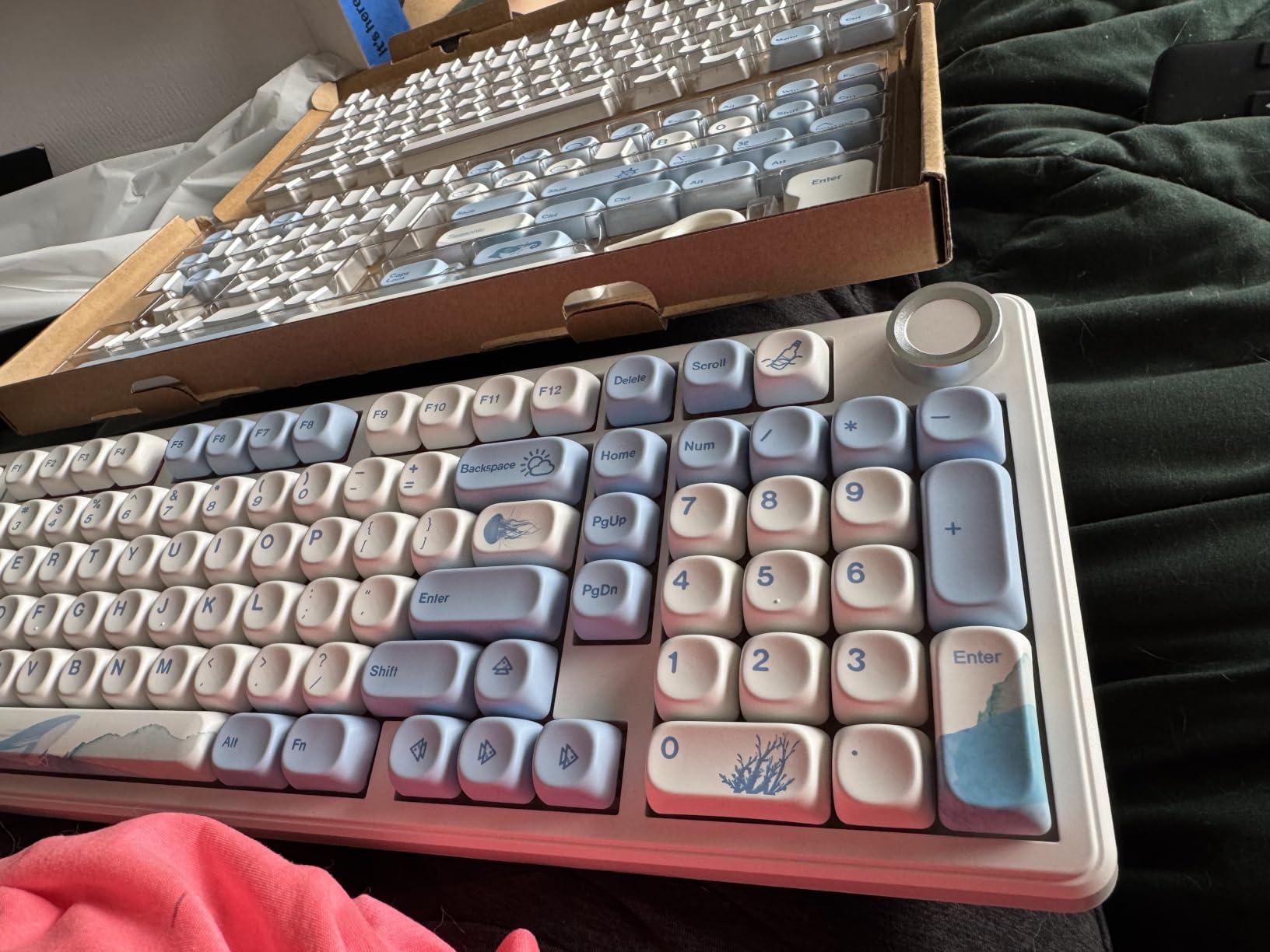 KBDiy 9009 Retro Keycaps Set, 139 Keys KOA Profile PBT Dye-Sublimation Custom Keycaps, Compatible with 60% 65% 75% 100% Cherry Gateron MX Switches Mechanical Keyboards customer photo 2