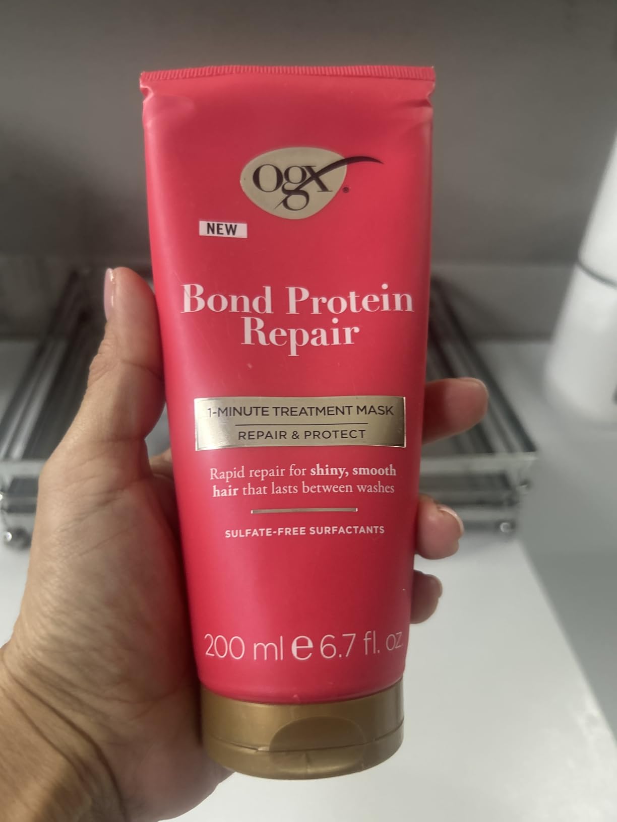 OGX Repair & Protect Bond Protein Repair 1-Minute Treatment Mask, Deep Conditioning Hair Mask Rapidly Repairs for Shiny, Smooth Hair That Lasts Between Washes, 6.7 fl. oz customer photo 2