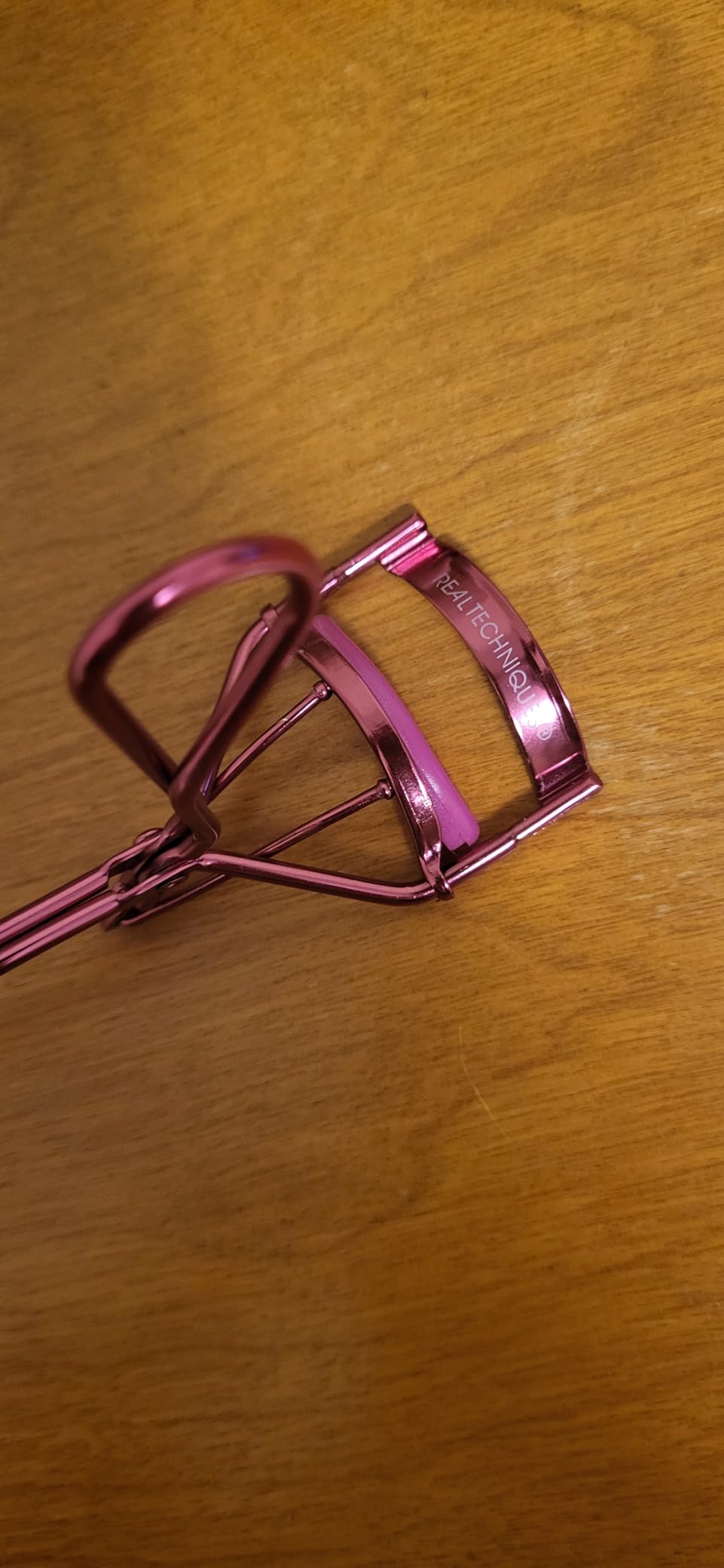 Real Techniques Miracle Eyelash Curler, Lash Tool for Mascara, Pink customer photo 1