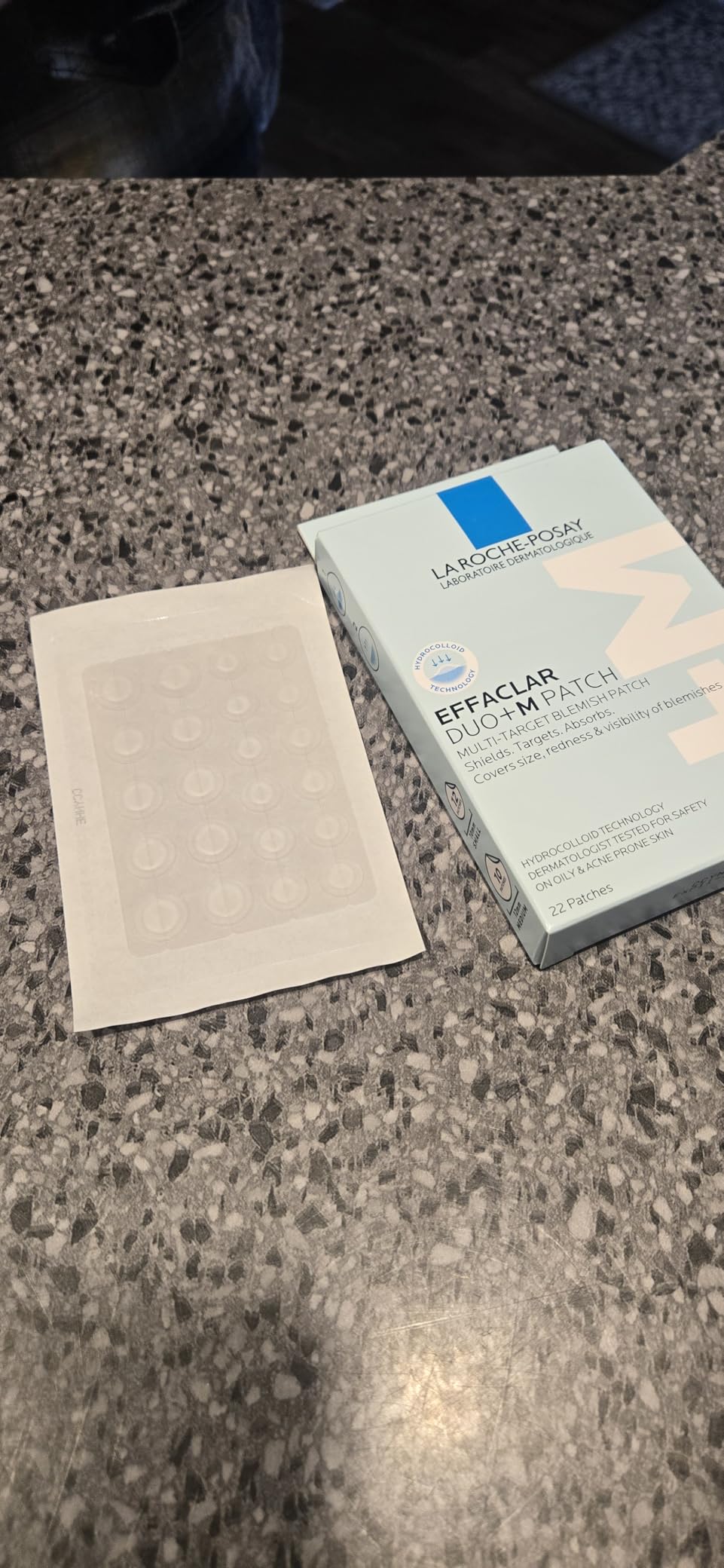 La Roche-Posay Effaclar Hydrocolloid Pimple Patches, 22 Count customer photo 1