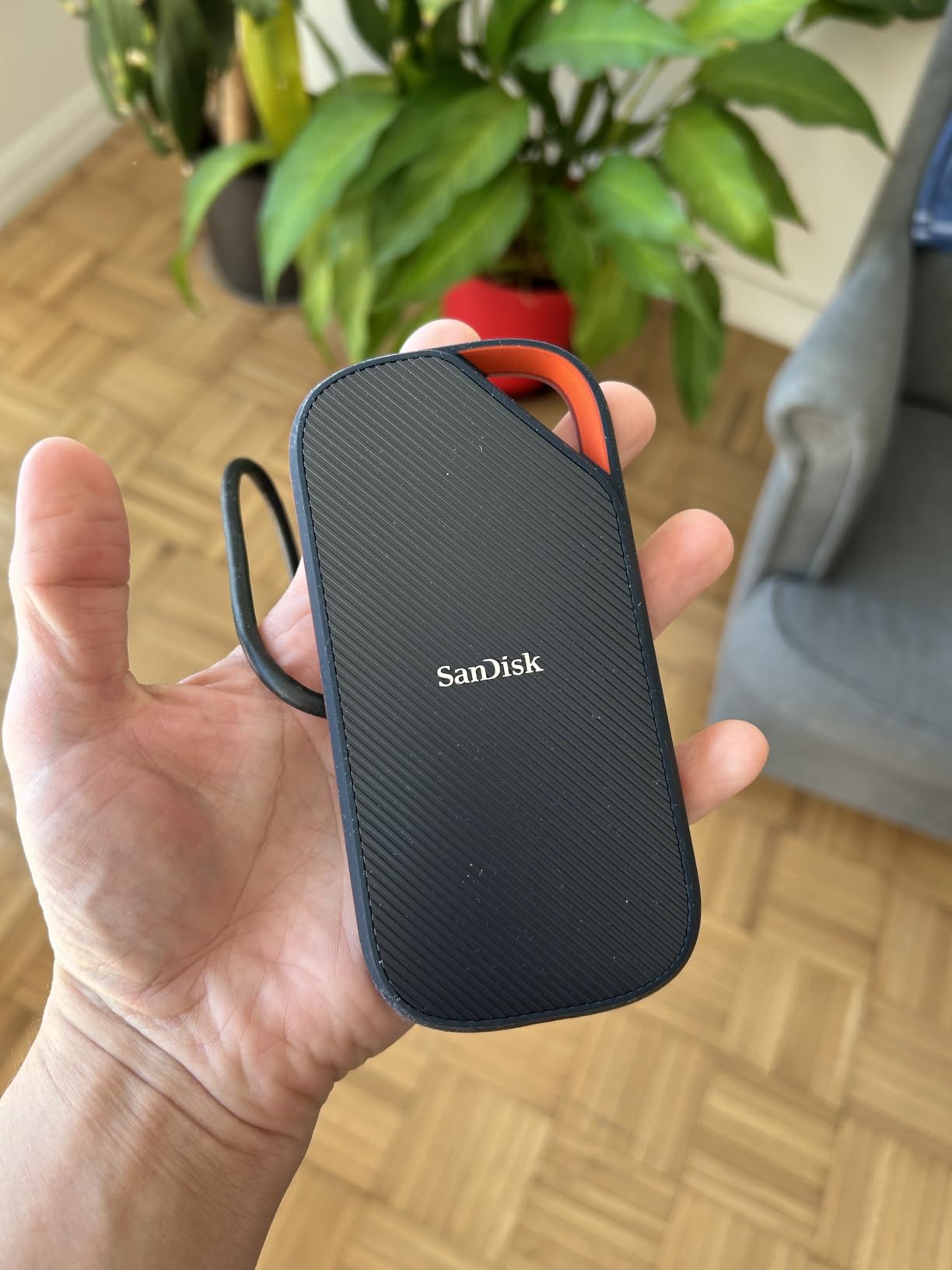 Sandisk 4TB Extreme PRO Portable SSD with USB4, Up to 3,800MB/s Read Speeds customer photo 1