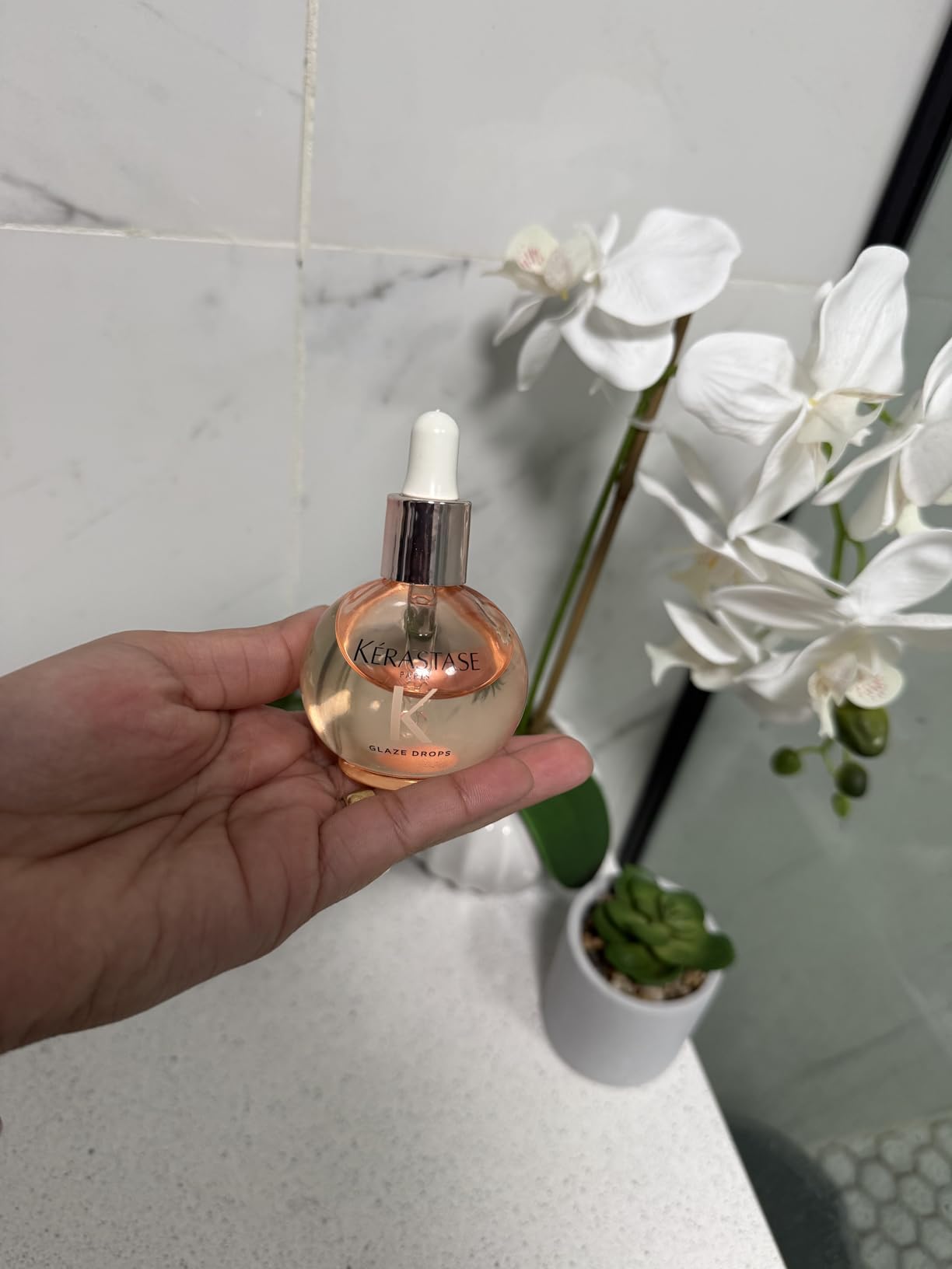 Kerastase Gloss Absolu Glaze Drops Hair Oil – Anti-Frizz & High Shine customer photo 2