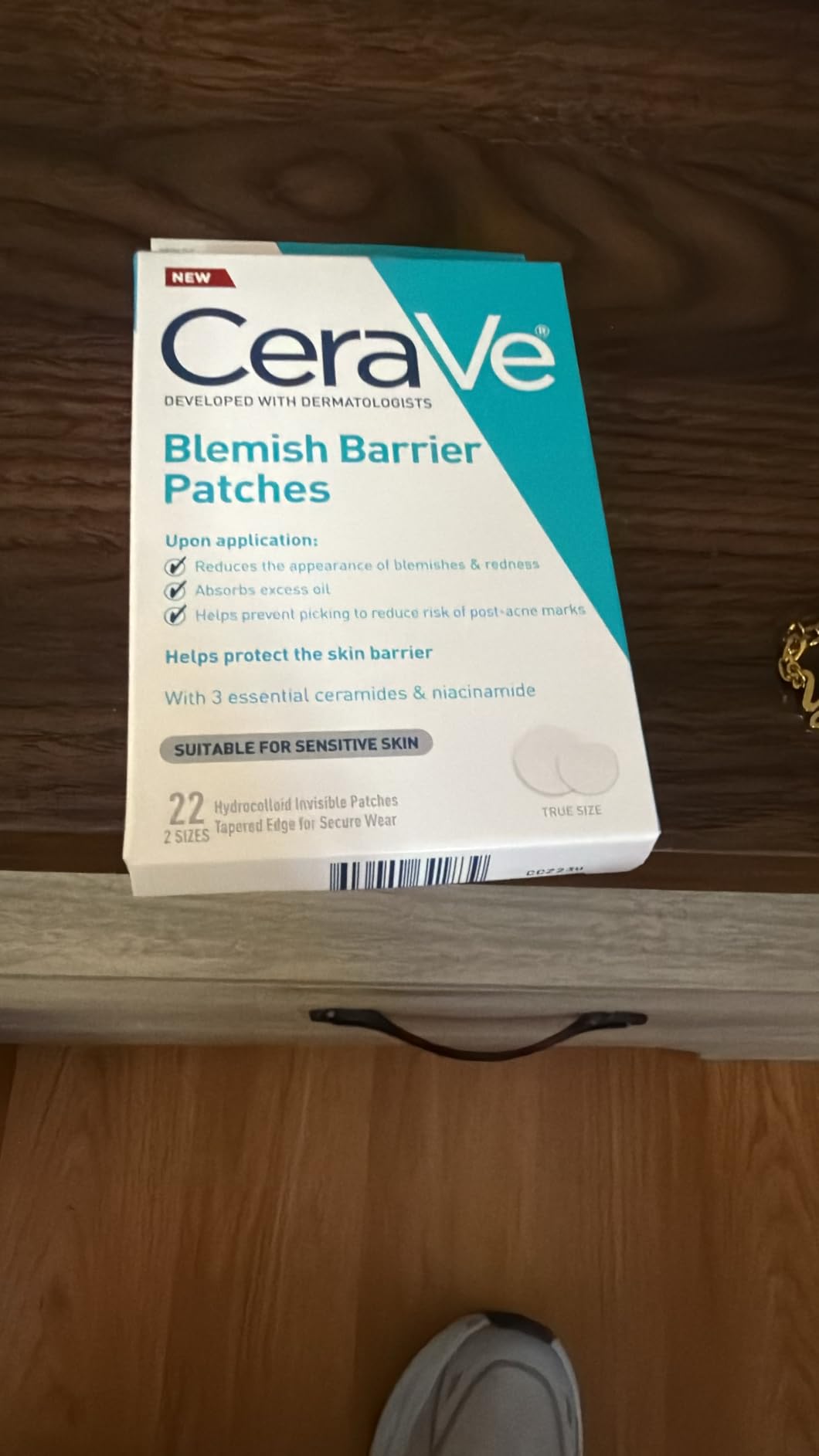 CeraVe Hydrocolloid Pimple Patches with Niacinamide, Ultra-Thin, 22ct customer photo 1