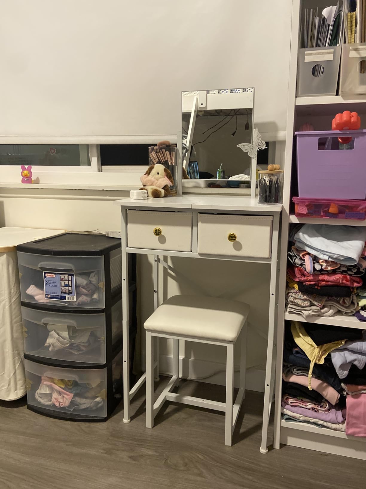 X-cosrack Small Makeup Vanity Desk with Mirror & Chair, 19.7