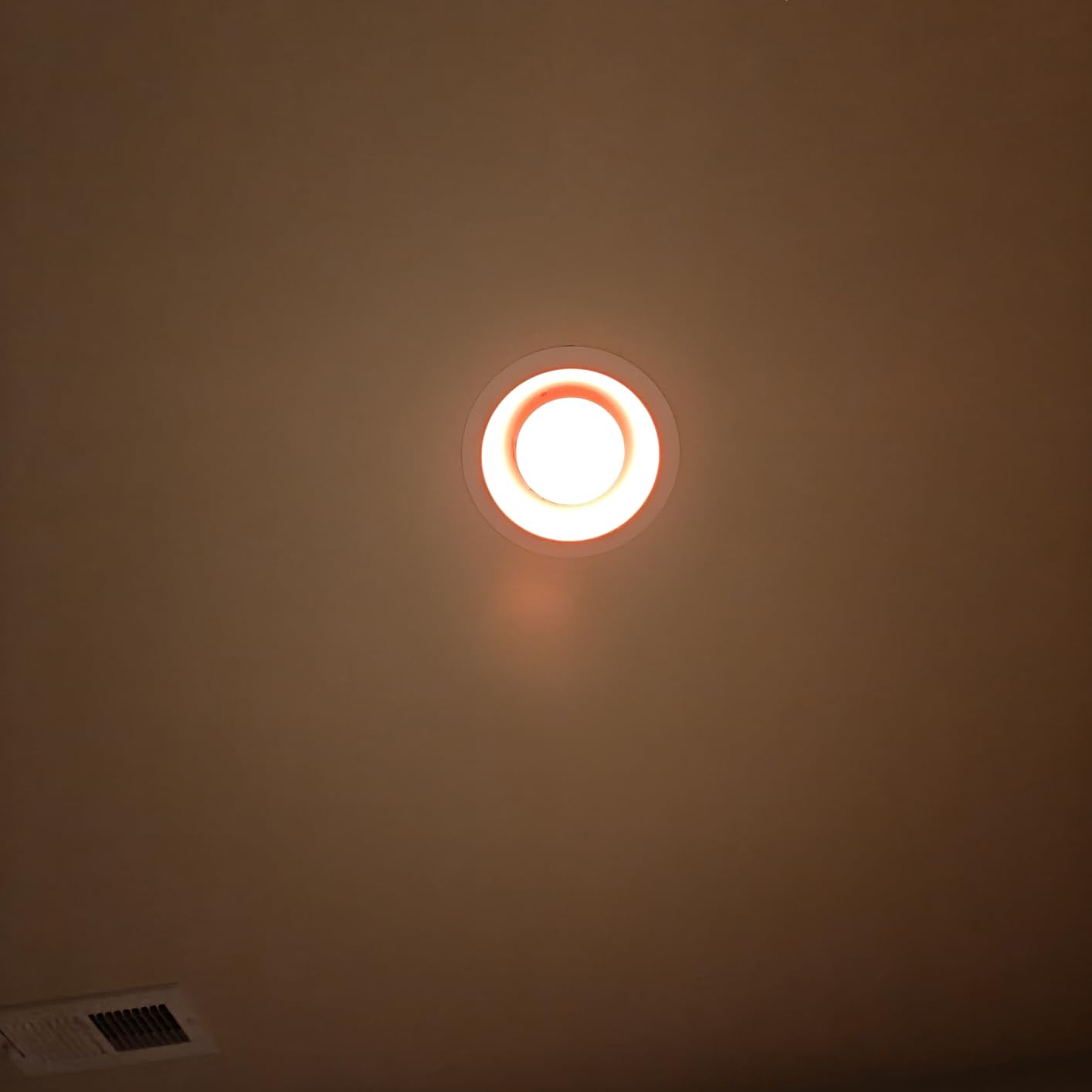 PHILIPS Hue Essential Smart LED BR30 Bulb 2-Pack, White and Color Ambiance, E26, 7.2W, 2200K-6500K, 650 Lumens, Dimmable LED Bulbs, Works with Alexa, Google Assistant, Apple Home customer photo 2