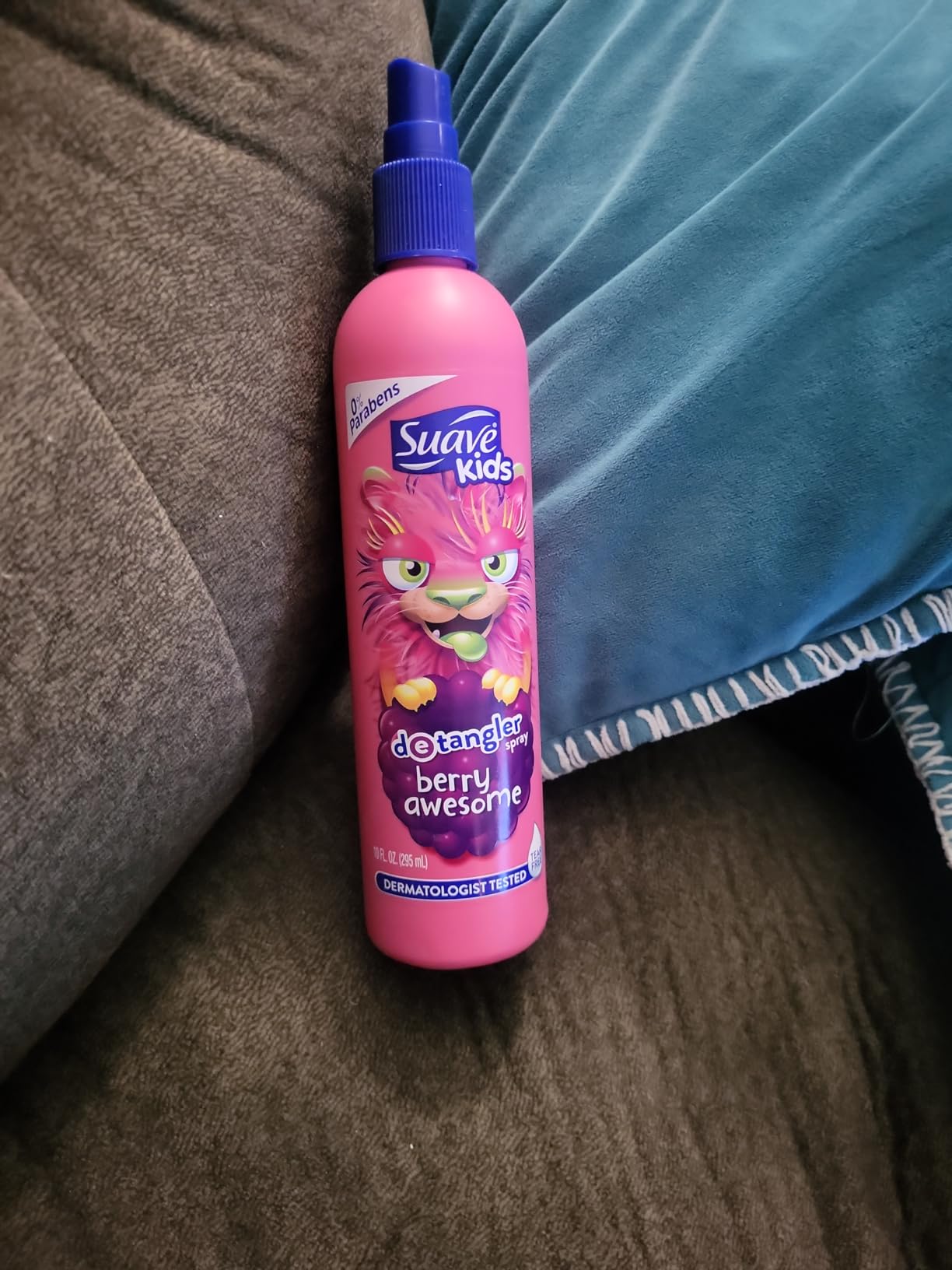 Suave Kids Detangler Spray For Tear-Free Styling, Berry Awesome Dermatologist-Tested Hair Detangler Formula 10 oz, Pack of 6 customer photo 2