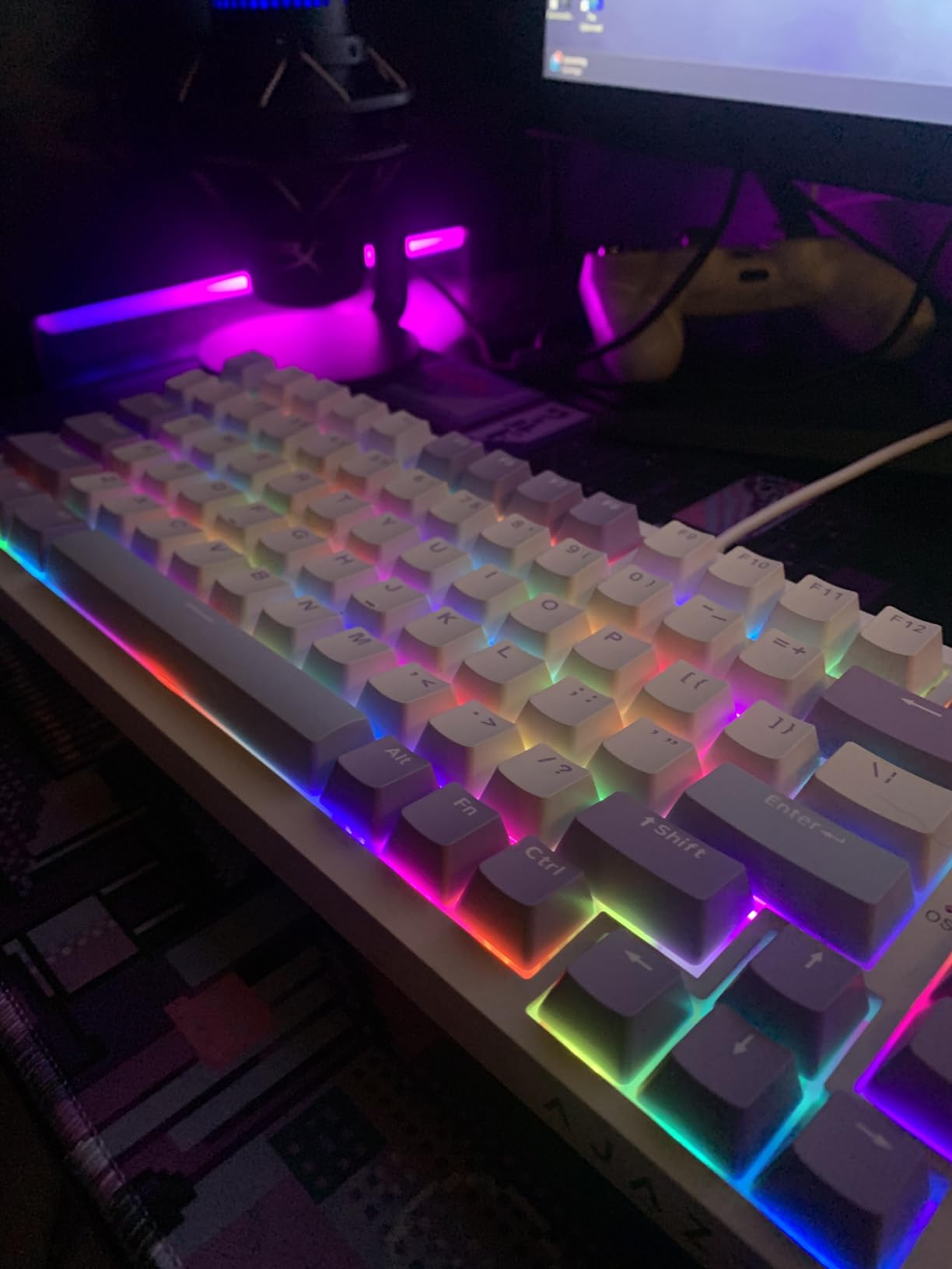 Ajazz AK820 75% Mechanical Gaming Keyboard, Wired Gasket Mount Hot-Swappable Keyboard with Volume Knob, 5-Layer Sound Dampening, PBT Keycaps, 82 Keys, Gray White customer photo 1