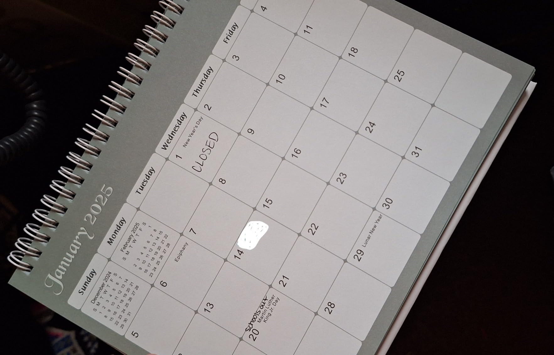 SKYDUE Small Desk Calendar 2026-2027, Jul. 2026 to Dec. 2027, 18 Months Small Desk Calendar with Planner Stickers, 8.5