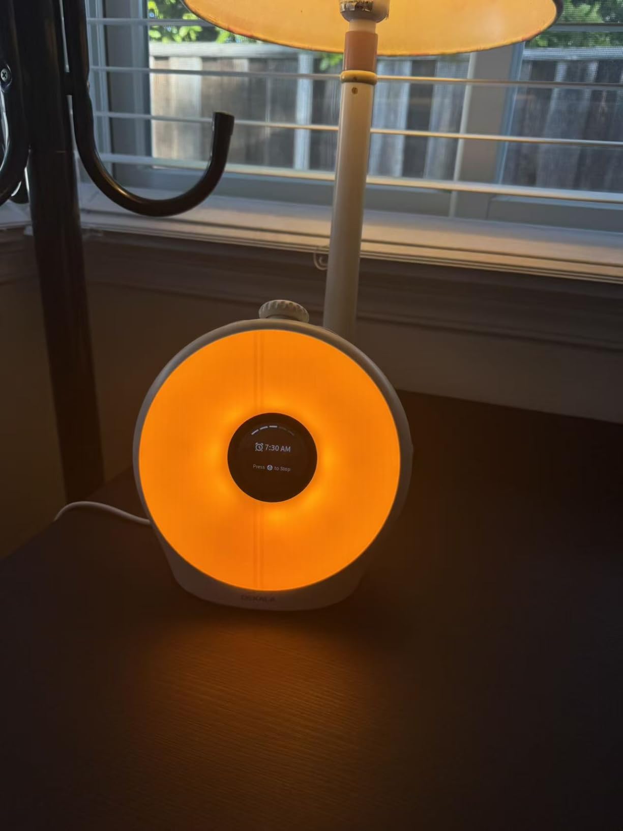 Dekala Sunrise Alarm Clock for Heavy Sleepers with Pulse Wake, Sunset Sound Machine with Breathing Ambient Light, Loud Alarm for Bedrooms, Wake Up Light, Digital Color Display & 7 Themes, No App customer photo 2