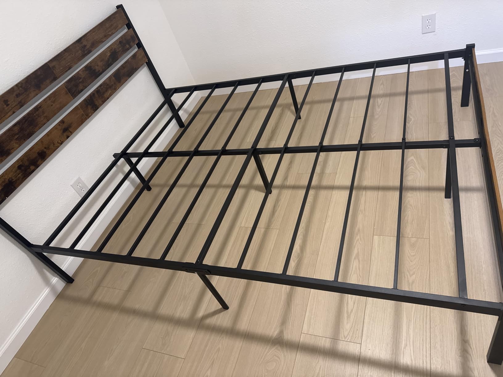 Sweetcrispy Wood Queen Bed Frame with Headboard, 800LBS Metal Support customer photo 2